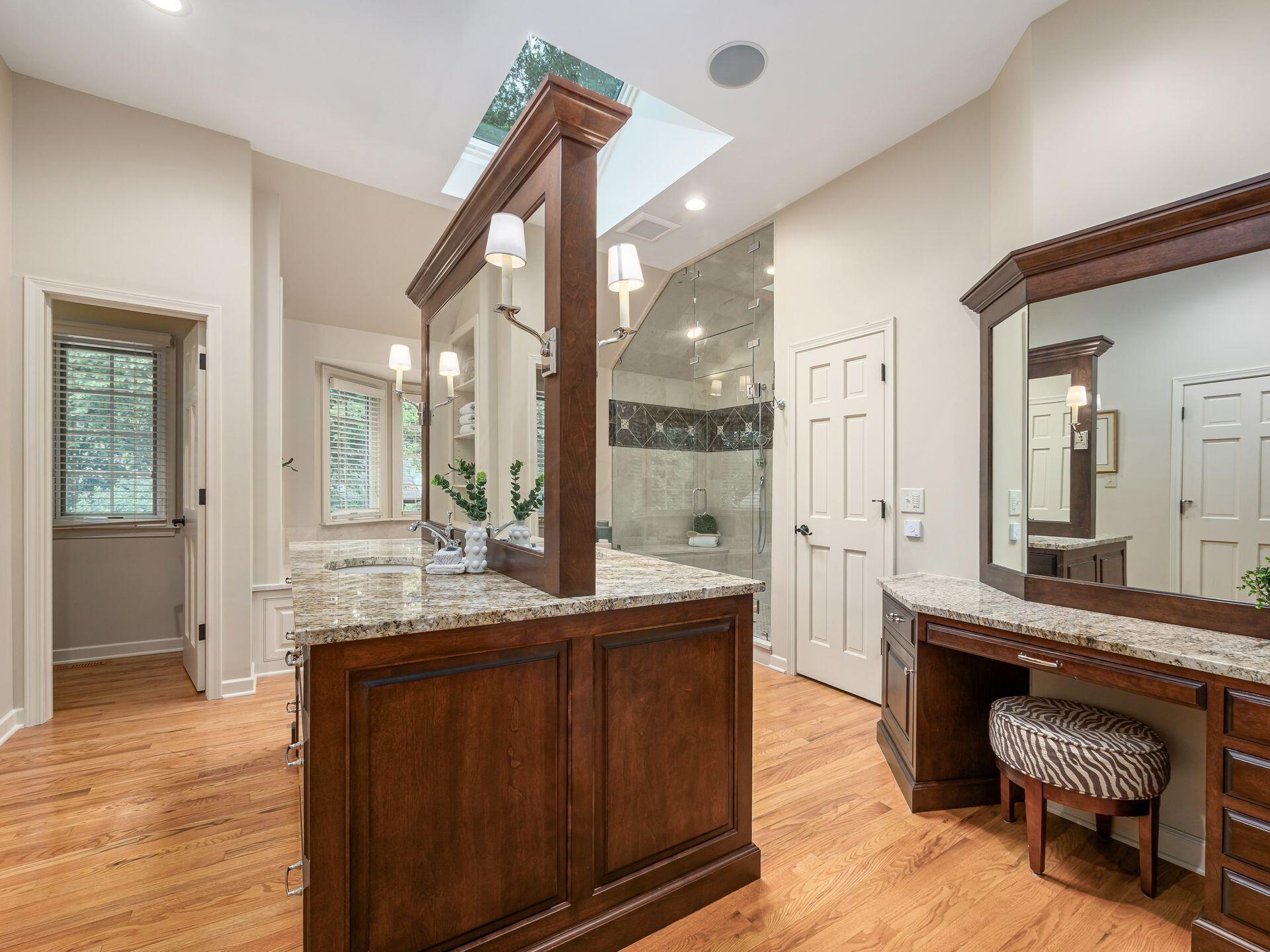 7083 Oakstream Court