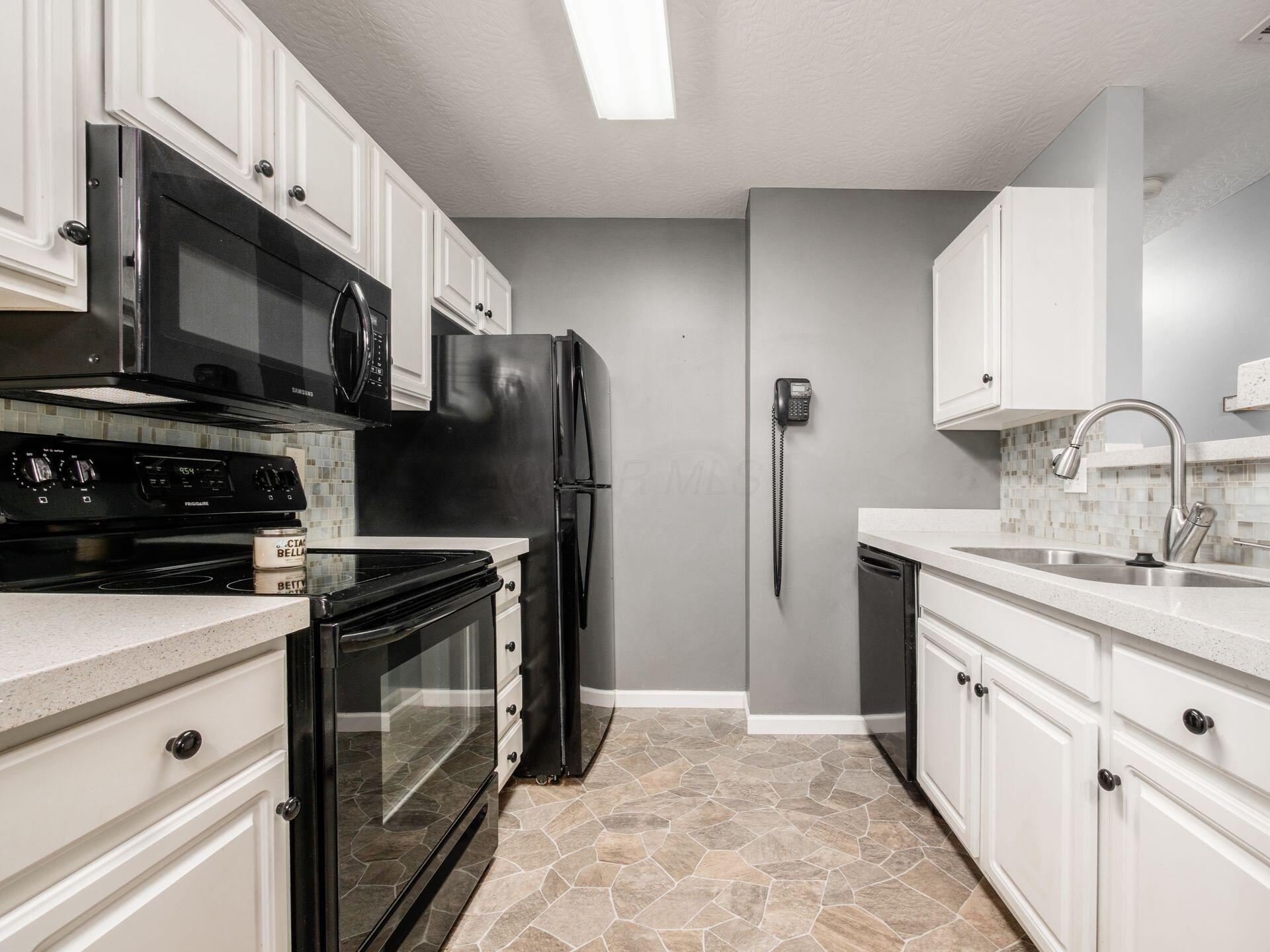8371 Greyhawk Circle