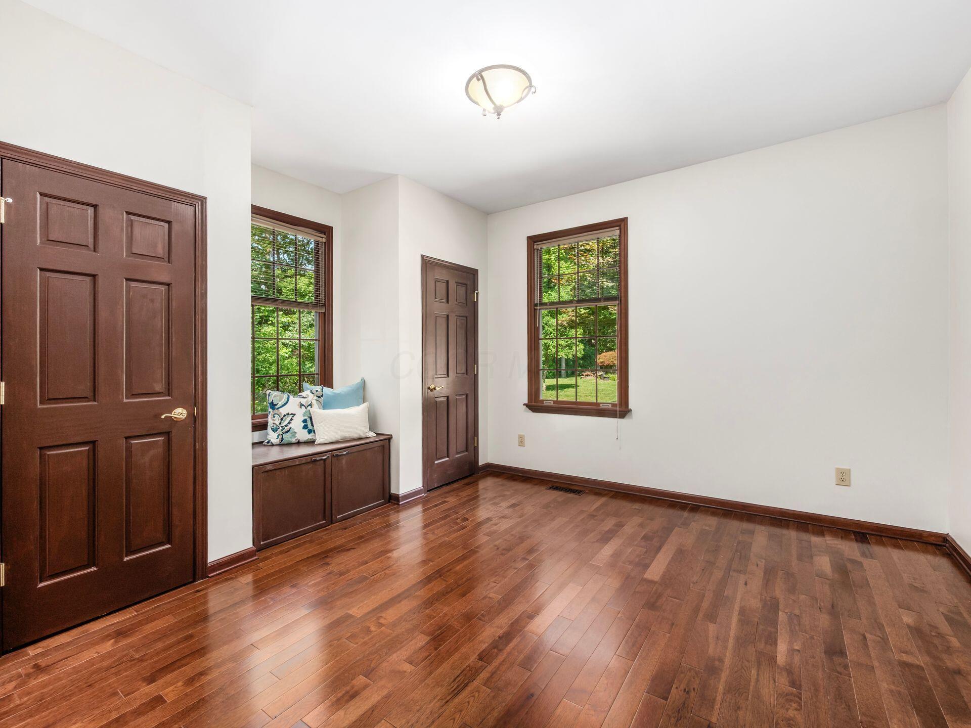 6687 Hawksnest Court