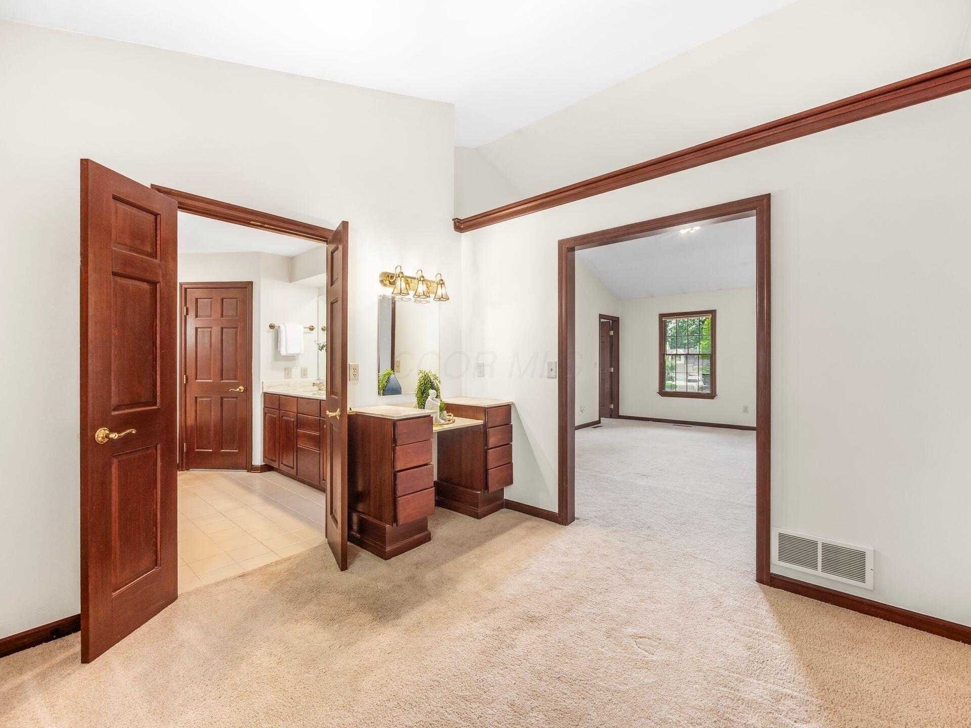 6687 Hawksnest Court