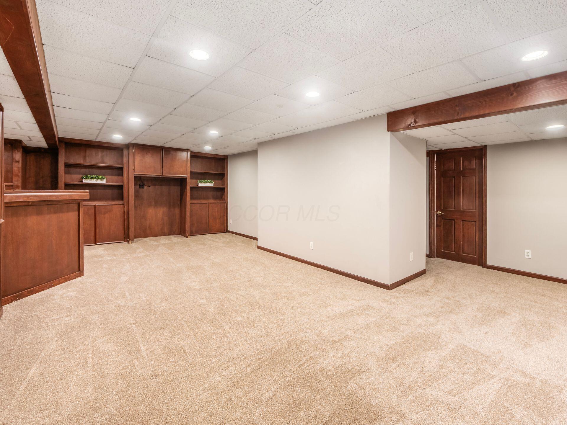 6687 Hawksnest Court