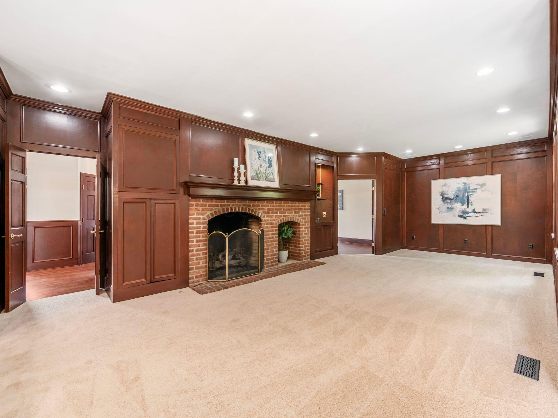 6687 Hawksnest Court