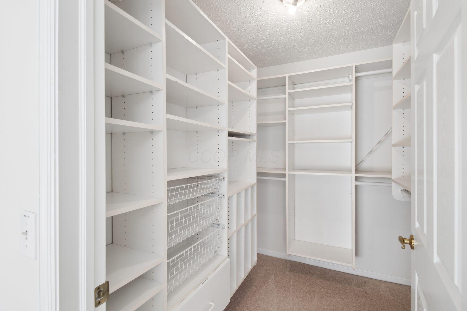 5648 Meadowood Lane