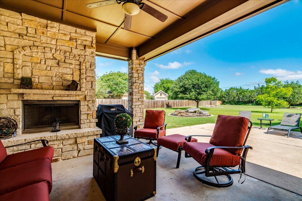 124 Layton WAY