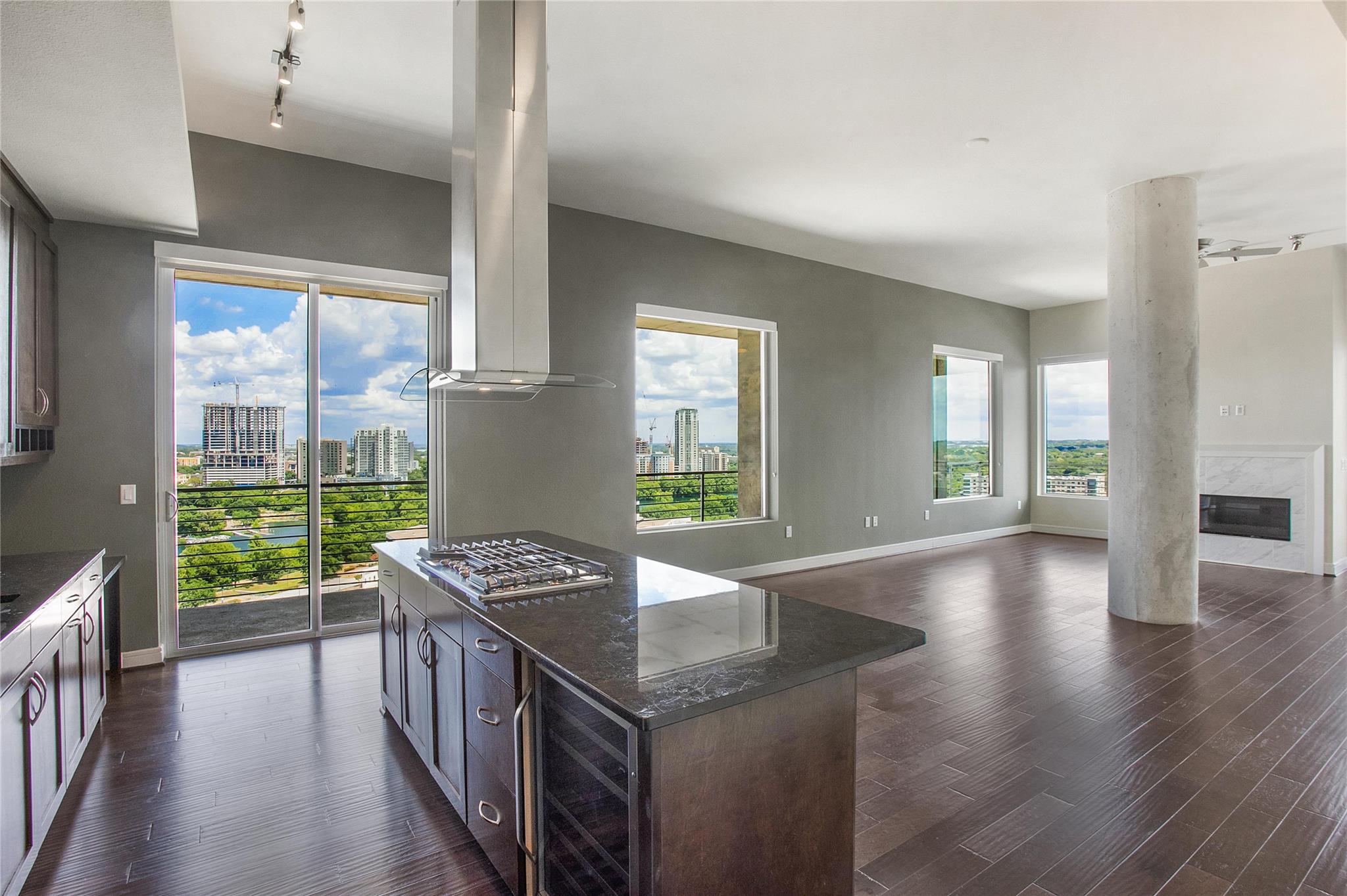 214 Barton Springs RD # 1910