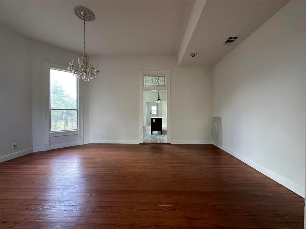 302 N Fm 1660 Highway