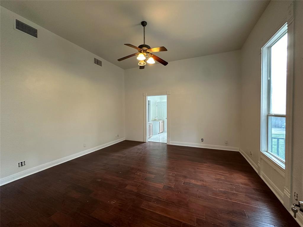 302 N Fm 1660 Highway