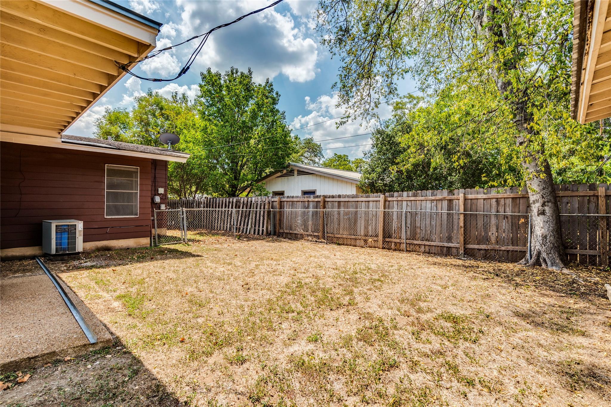 4622 Philco DR