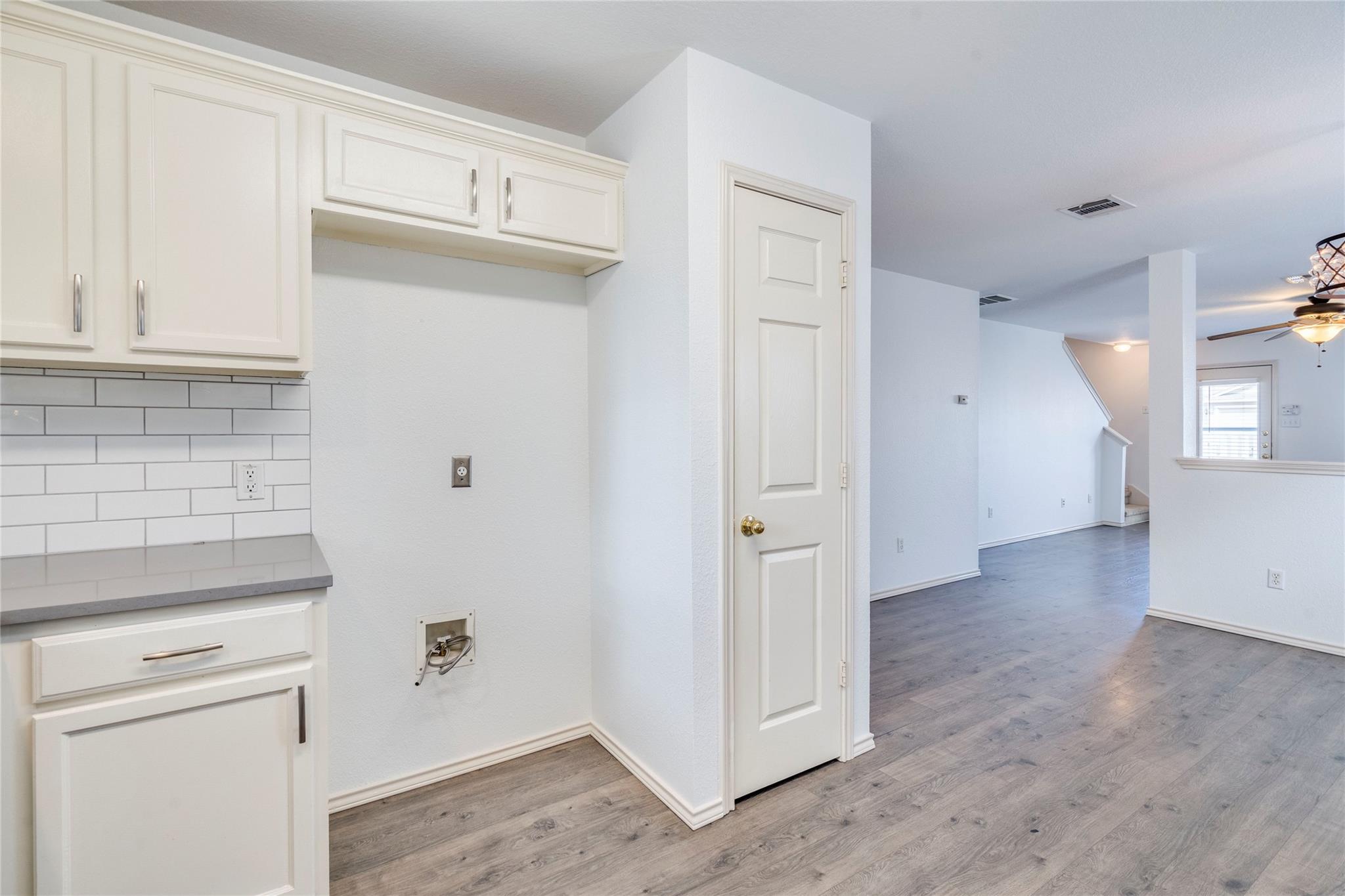 1521 Davis Mountain LOOP