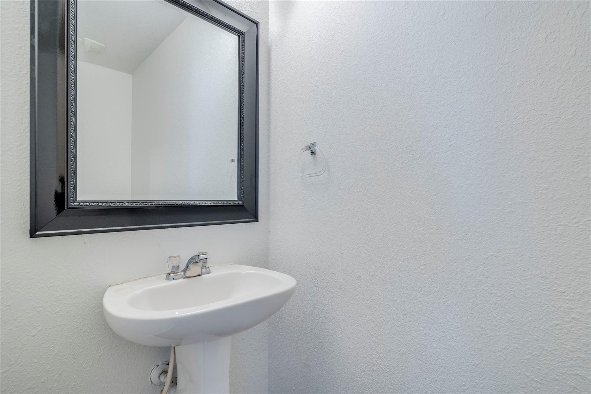 1521 Davis Mountain LOOP