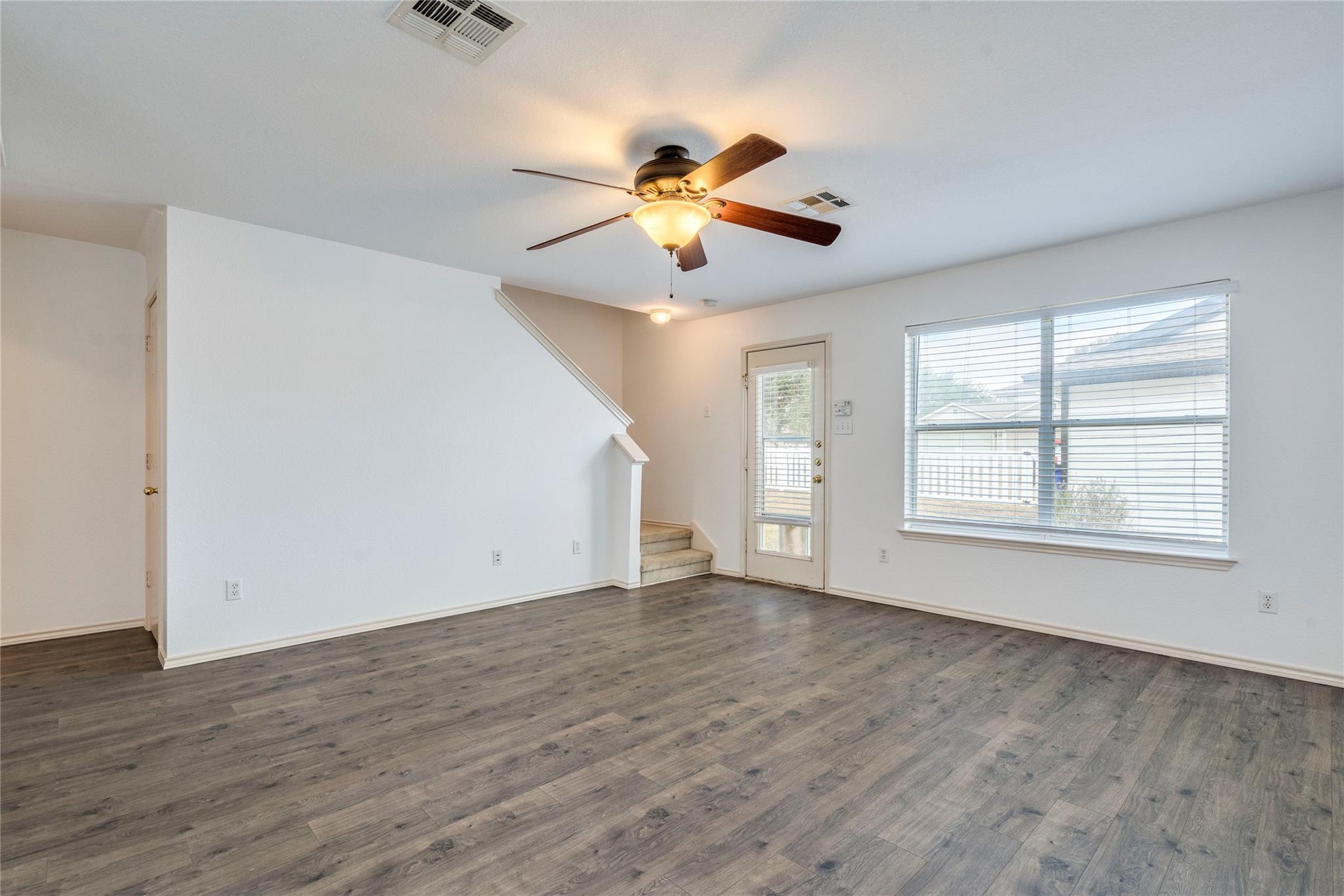 1521 Davis Mountain LOOP