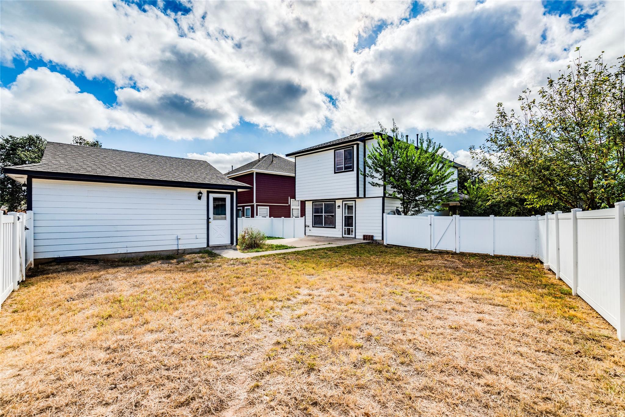1521 Davis Mountain LOOP