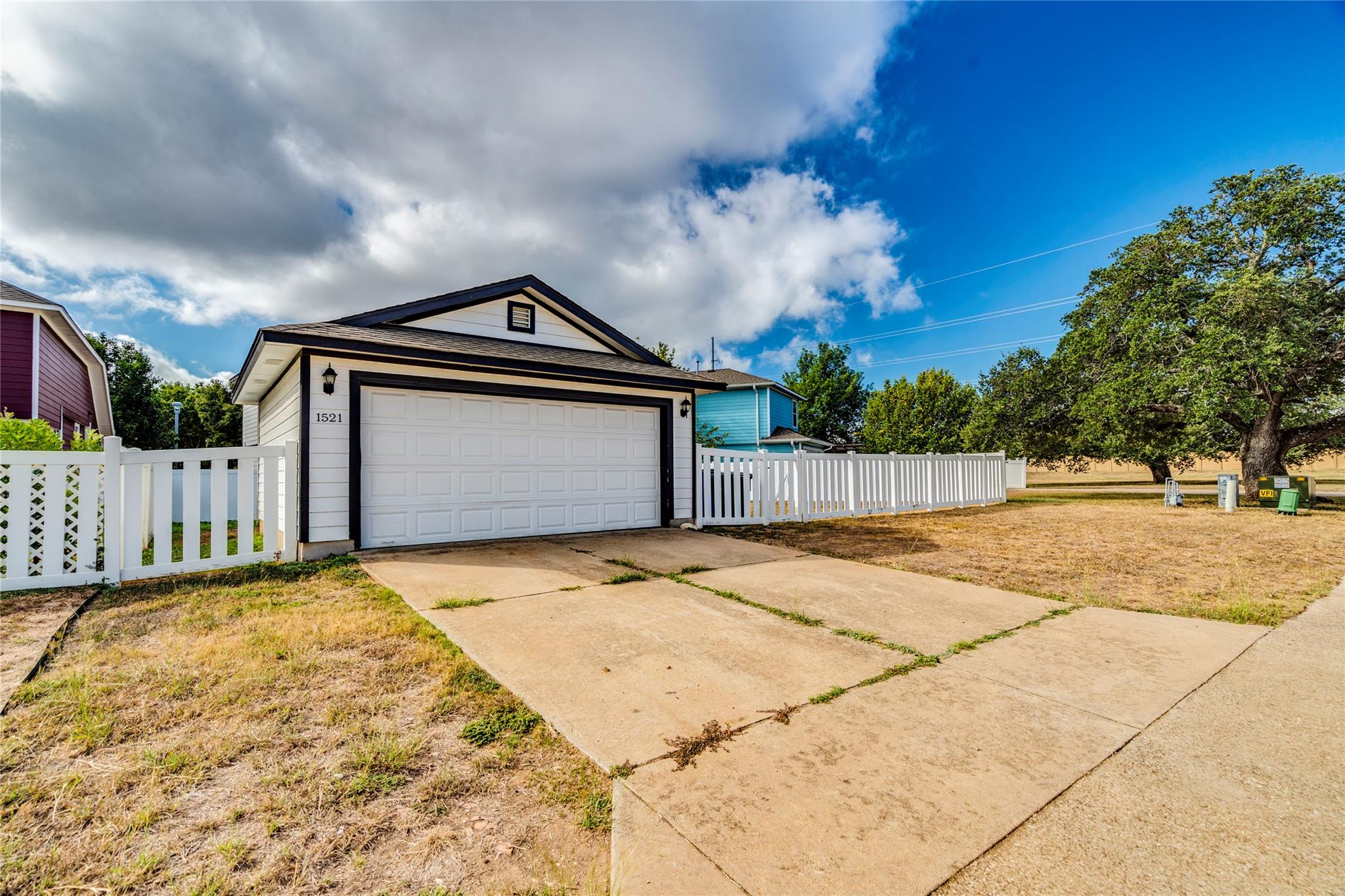 1521 Davis Mountain LOOP