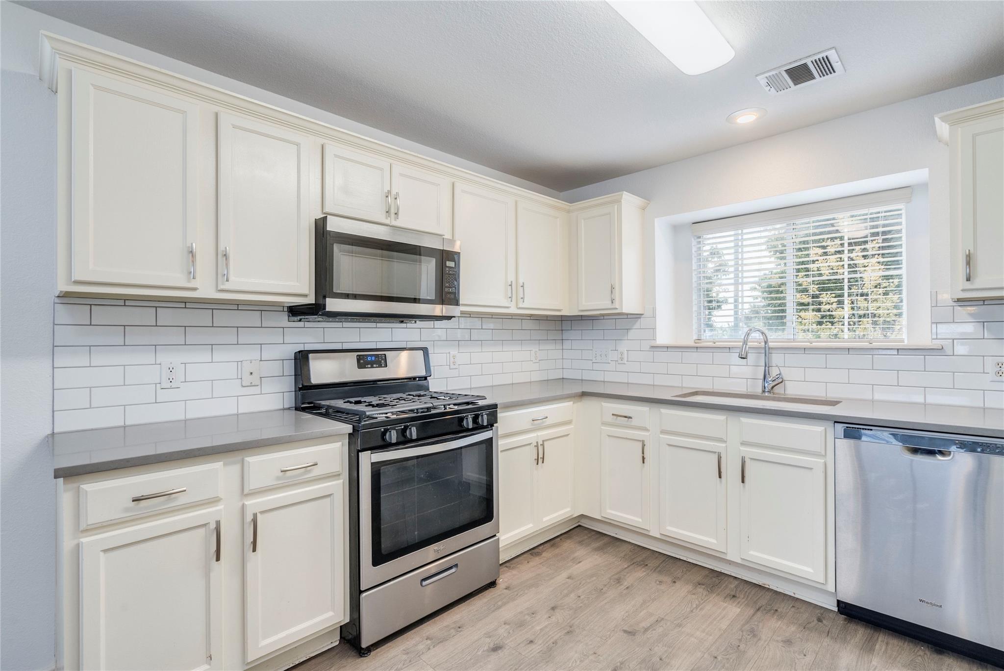 1521 Davis Mountain LOOP