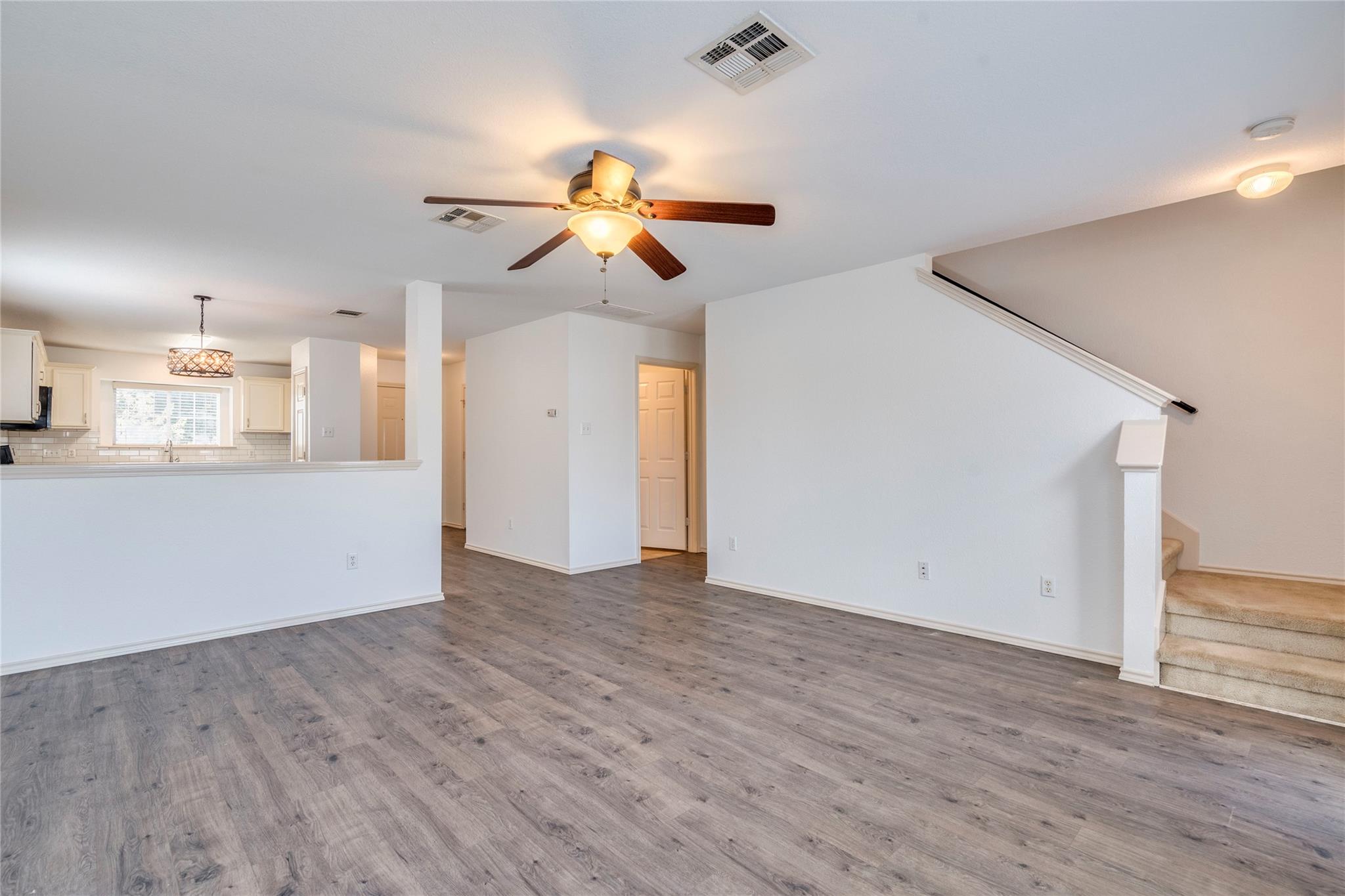 1521 Davis Mountain LOOP