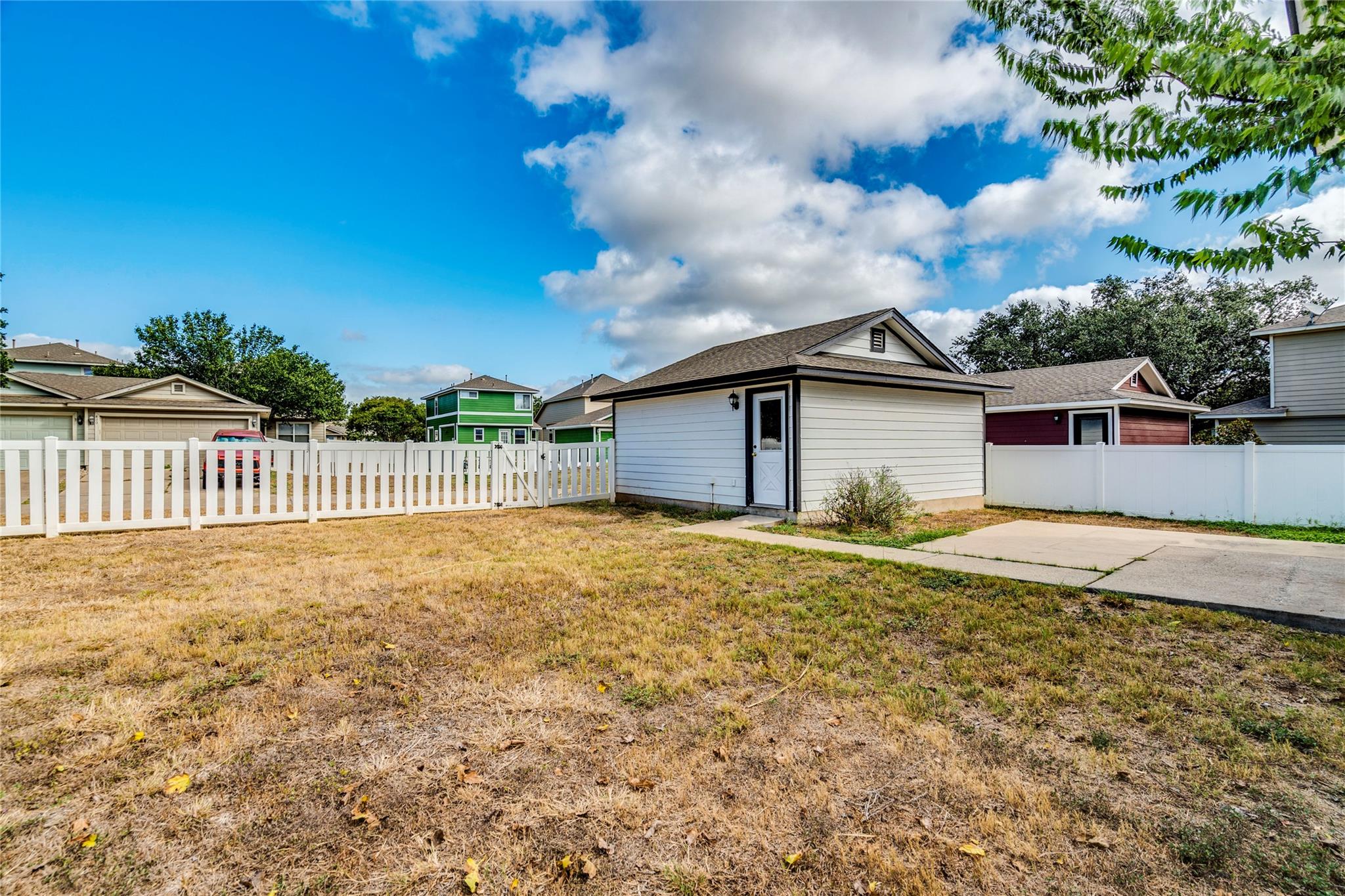 1521 Davis Mountain LOOP
