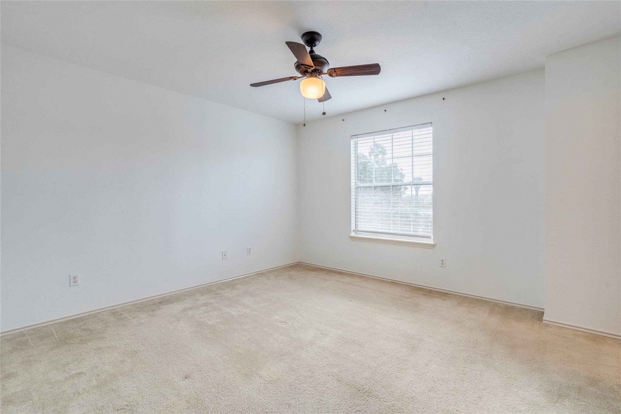 1521 Davis Mountain LOOP
