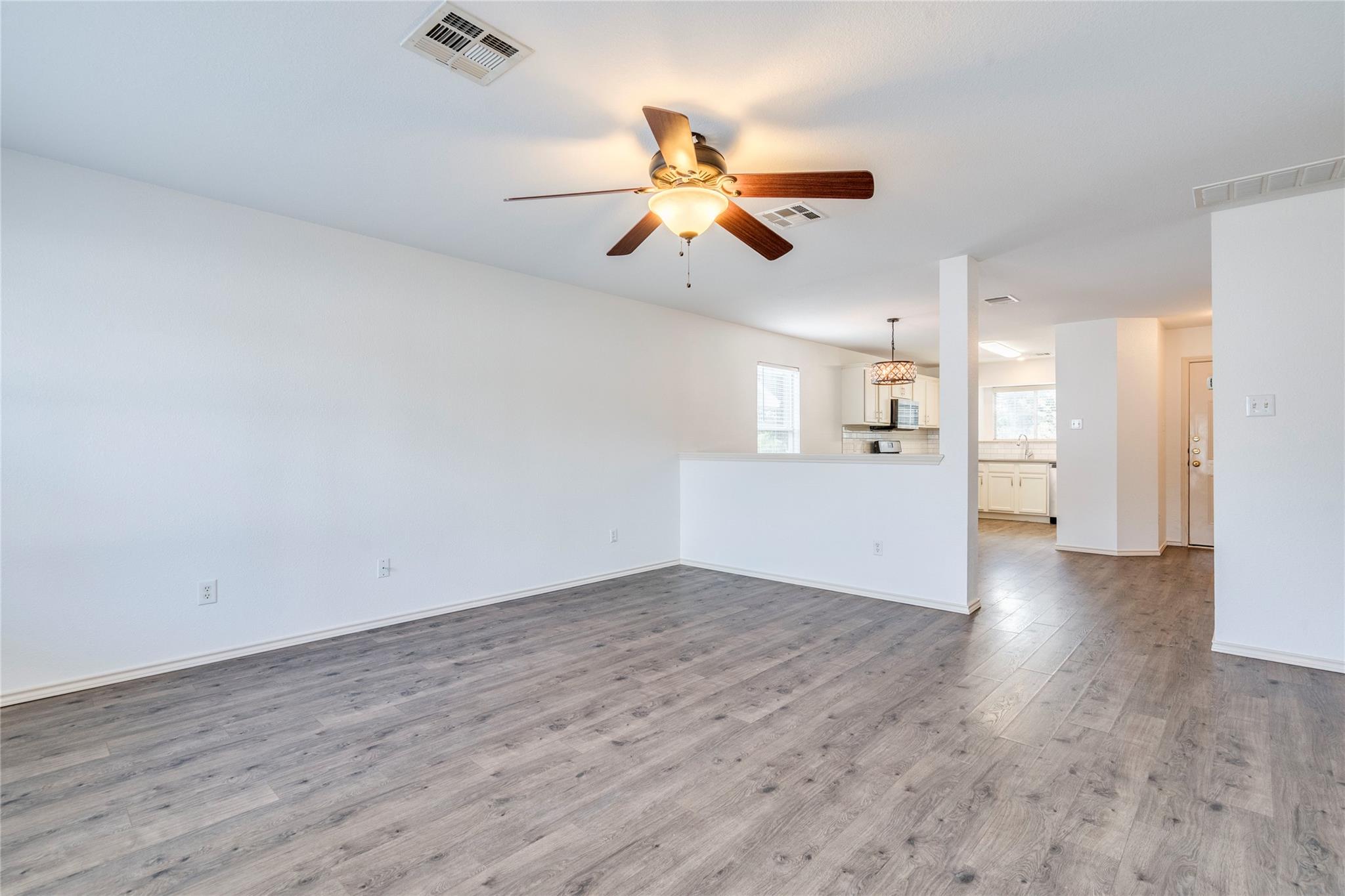 1521 Davis Mountain LOOP