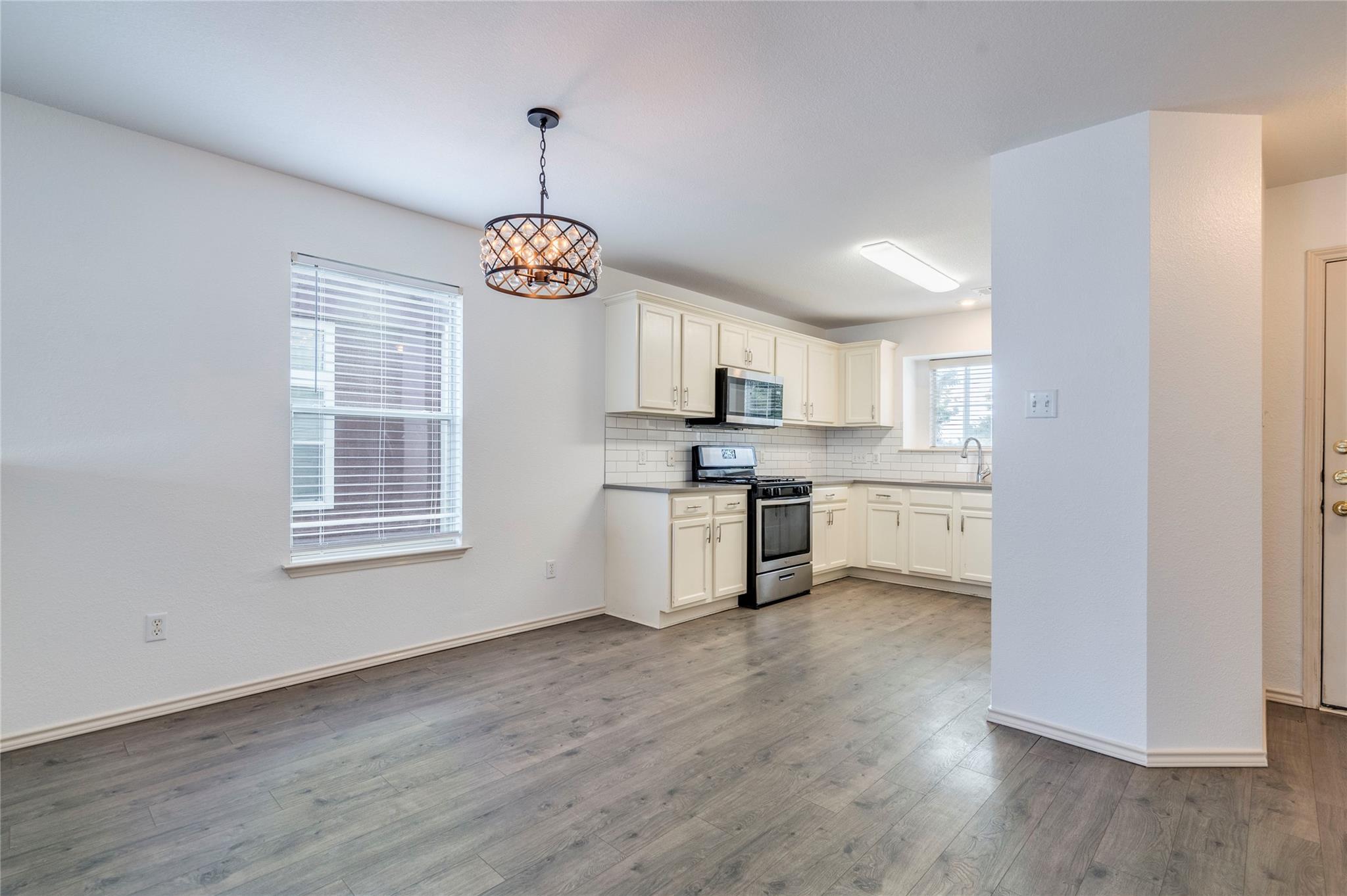 1521 Davis Mountain LOOP