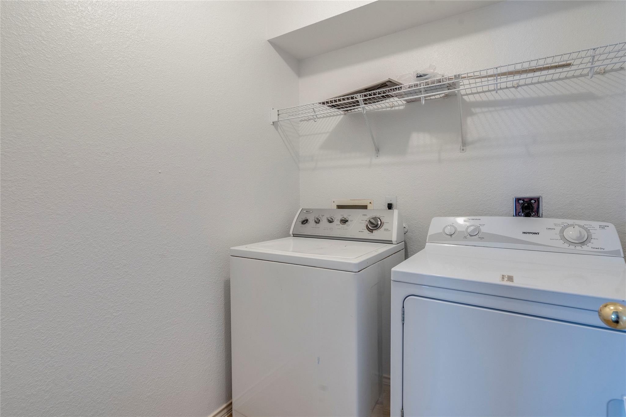 1521 Davis Mountain LOOP