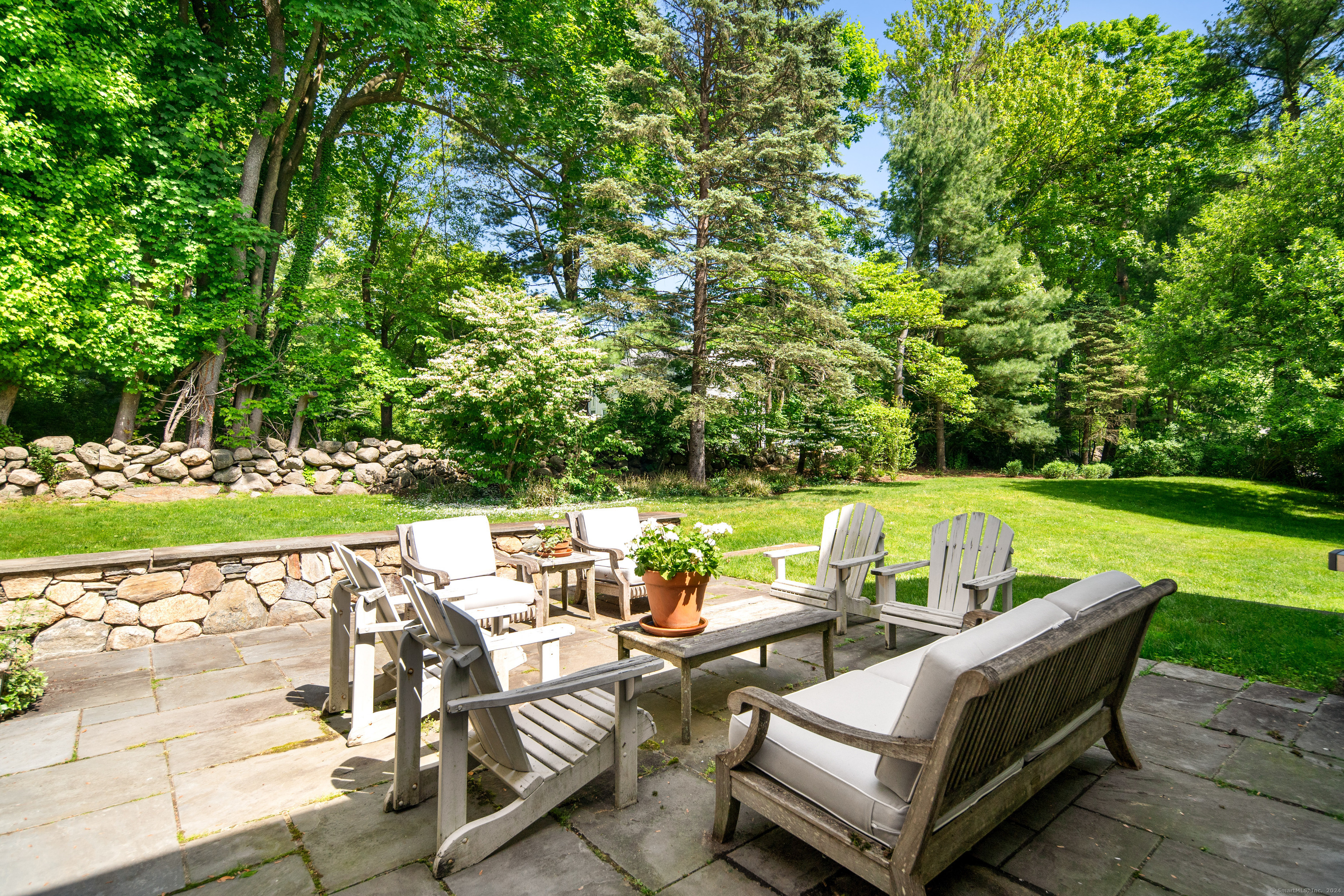 705 Ponus Ridge
