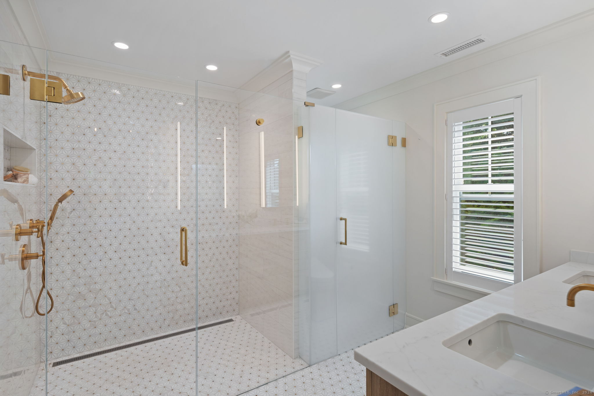 158 Forest Street Unit: 1