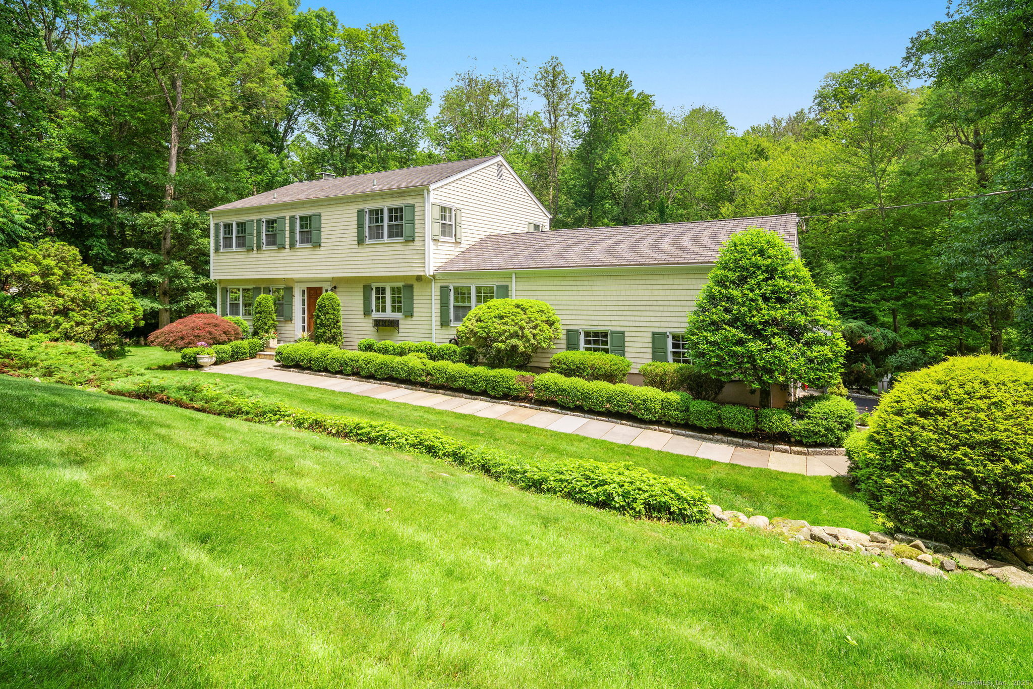 37 Woodridge Circle