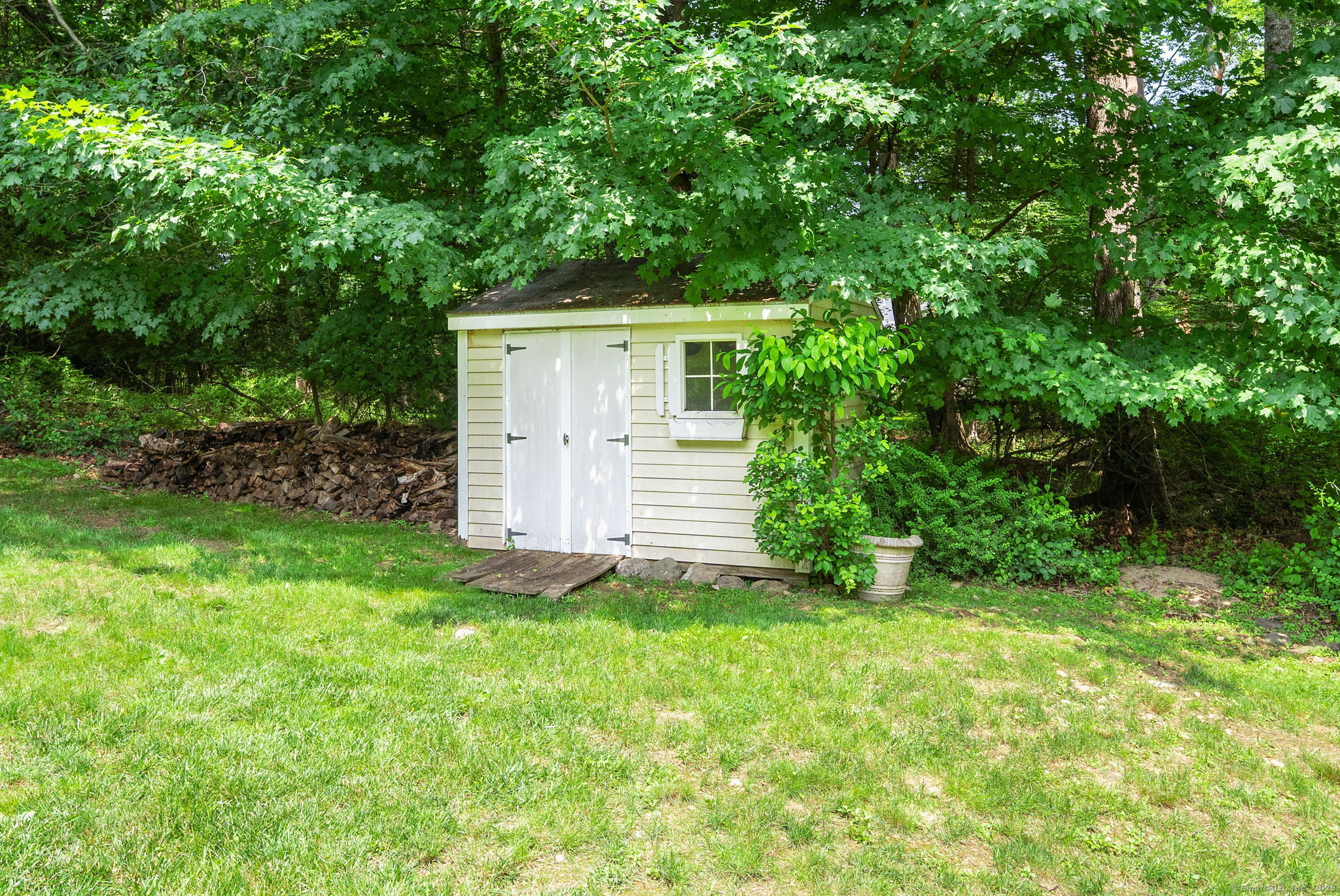 37 Woodridge Circle