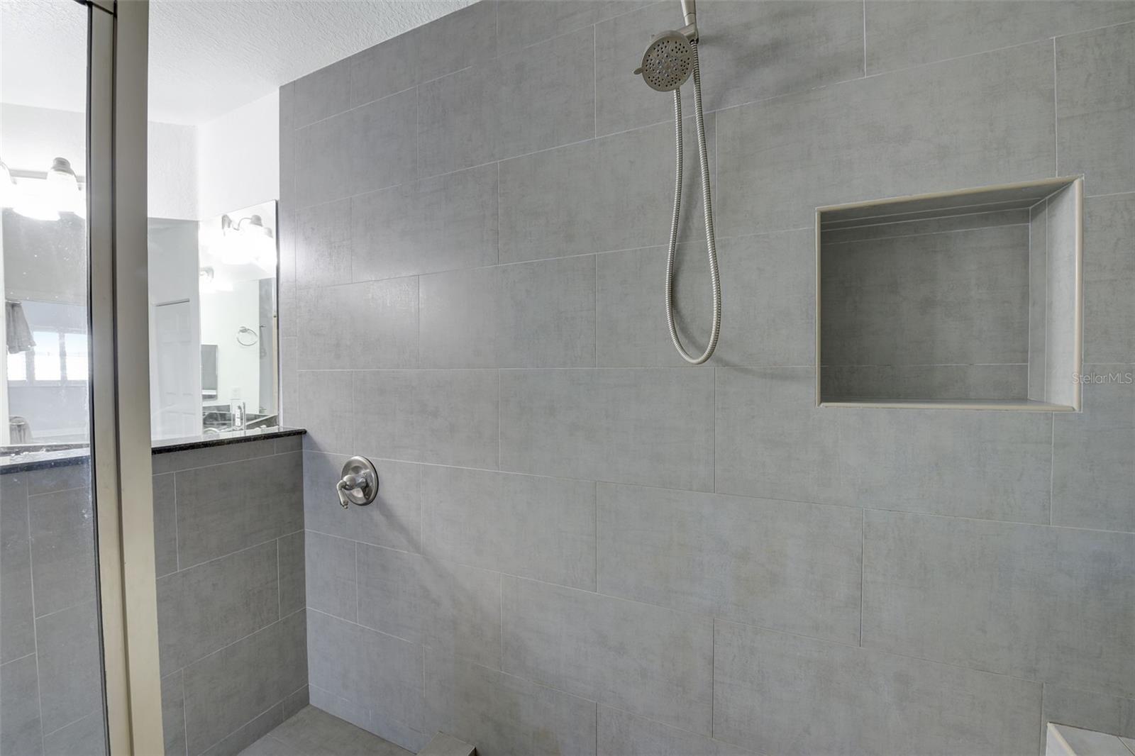 2715 TERRA CEIA BAY BLVD #605