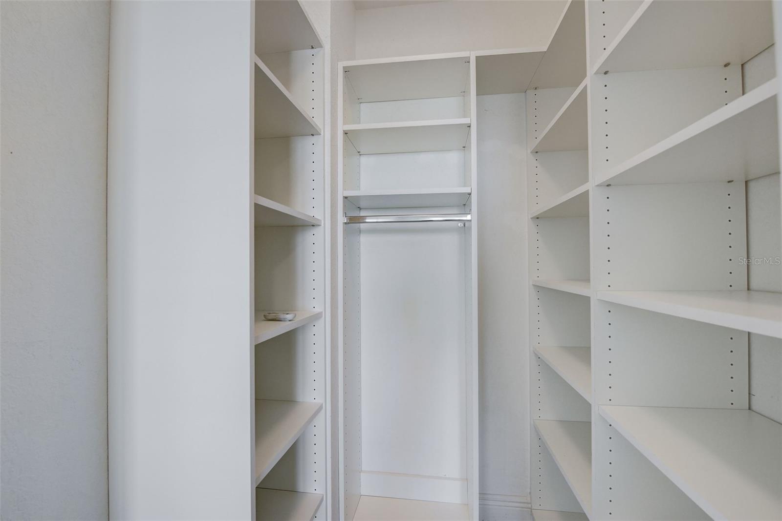 2715 TERRA CEIA BAY BLVD #605
