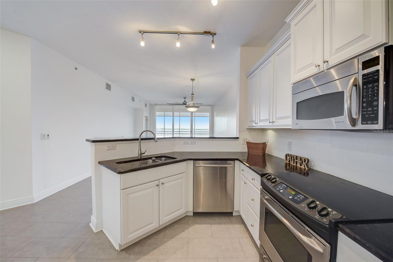 2715 TERRA CEIA BAY BLVD #605