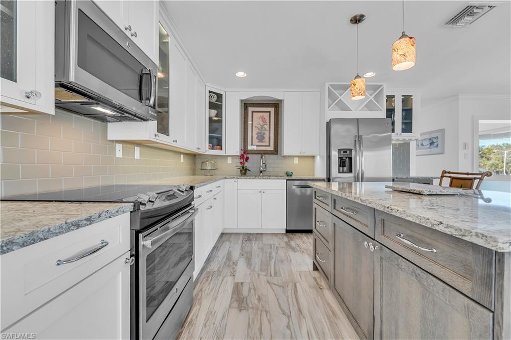 1950 Gulf Shore BLVD N # 201