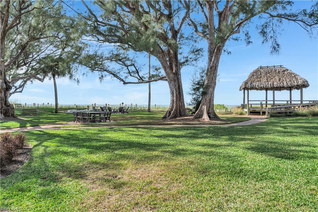 1950 Gulf Shore BLVD N # 201