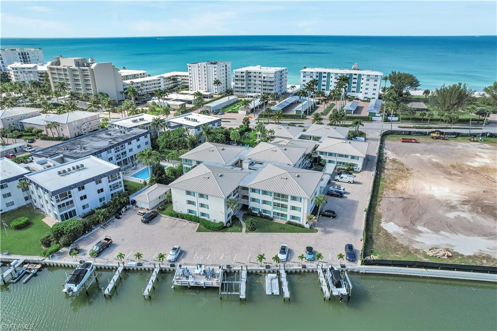 1950 Gulf Shore BLVD N # 201