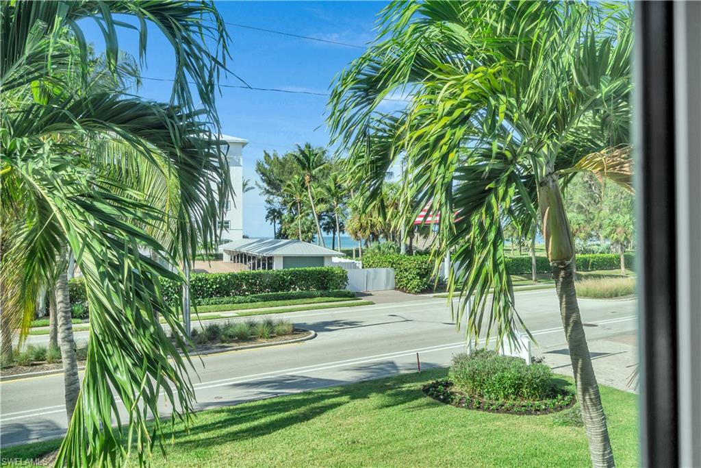 1950 Gulf Shore BLVD N # 201