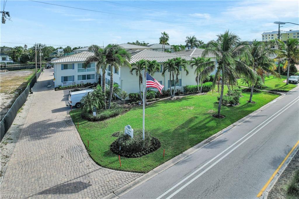 1950 Gulf Shore BLVD N # 201