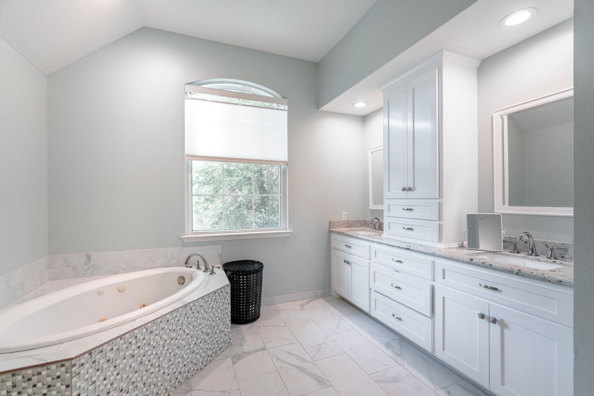 22 Vinca Trail