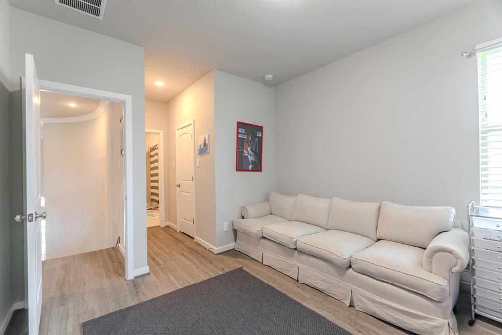 40 Snowdrop Lily Drive