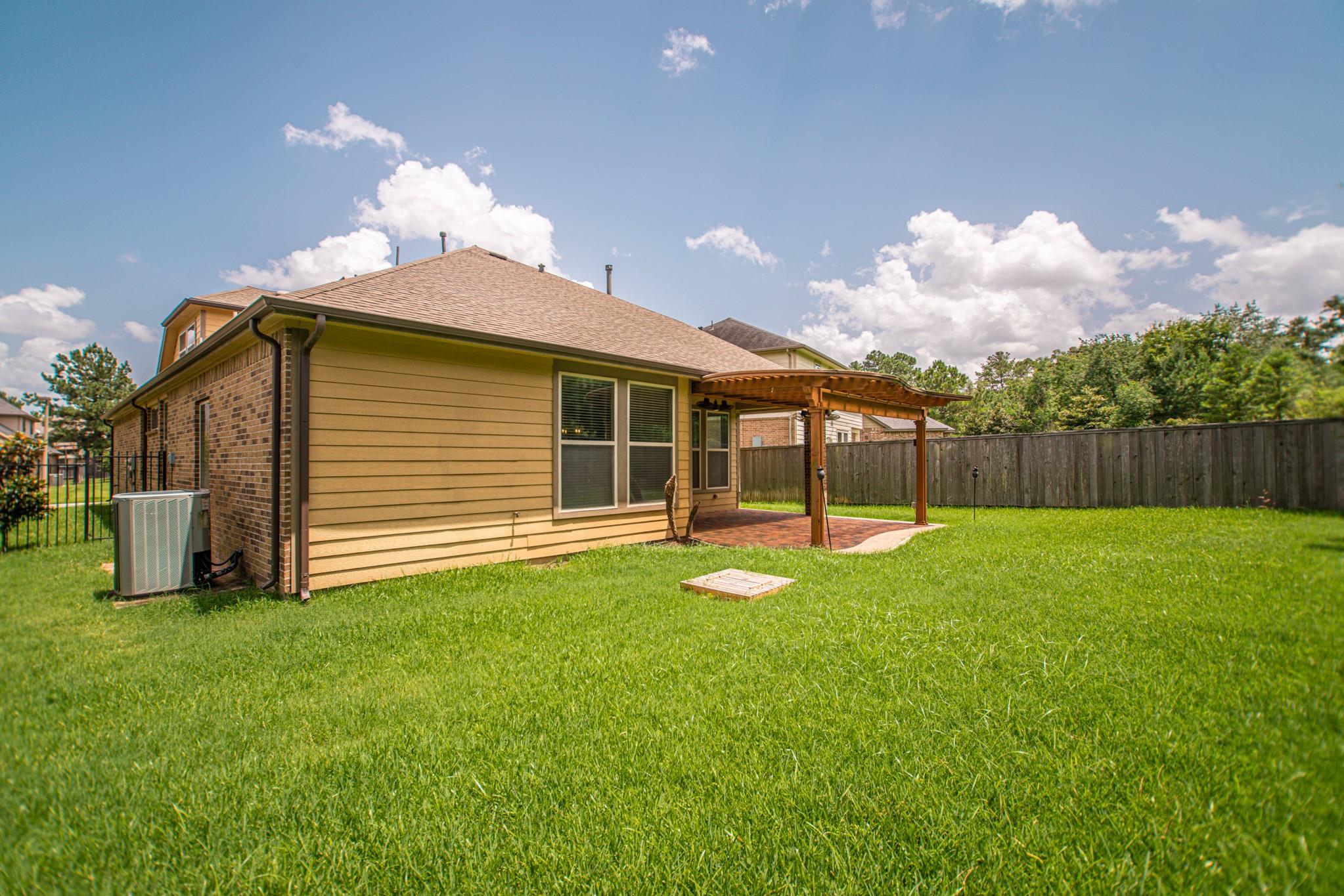 74 S Sawbridge Circle, The Woodlands