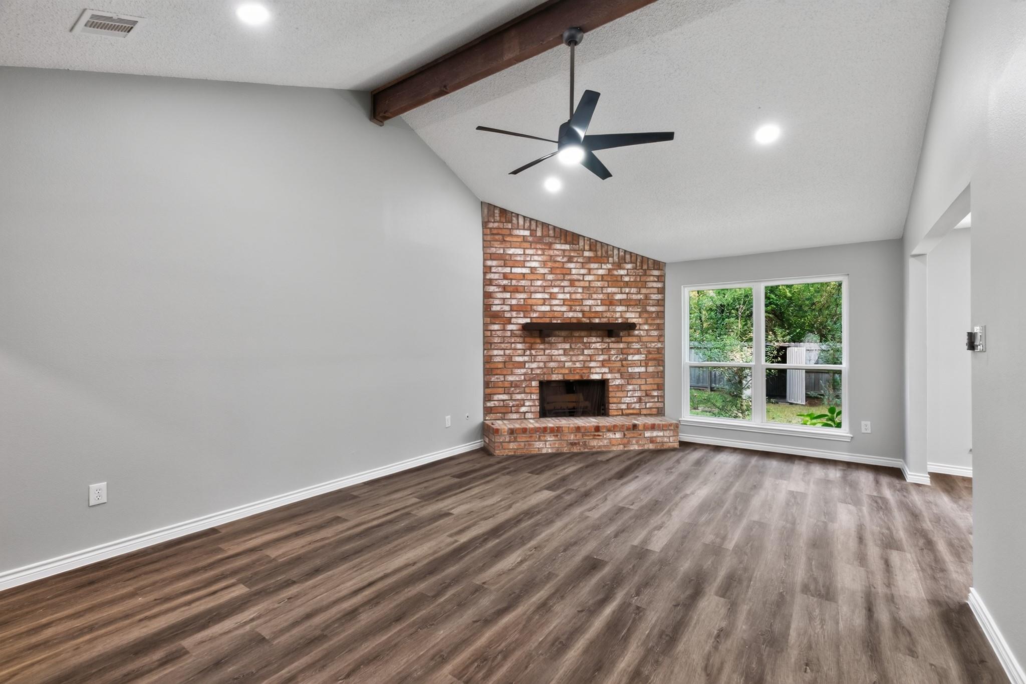 106 N Woodstock Circle Drive