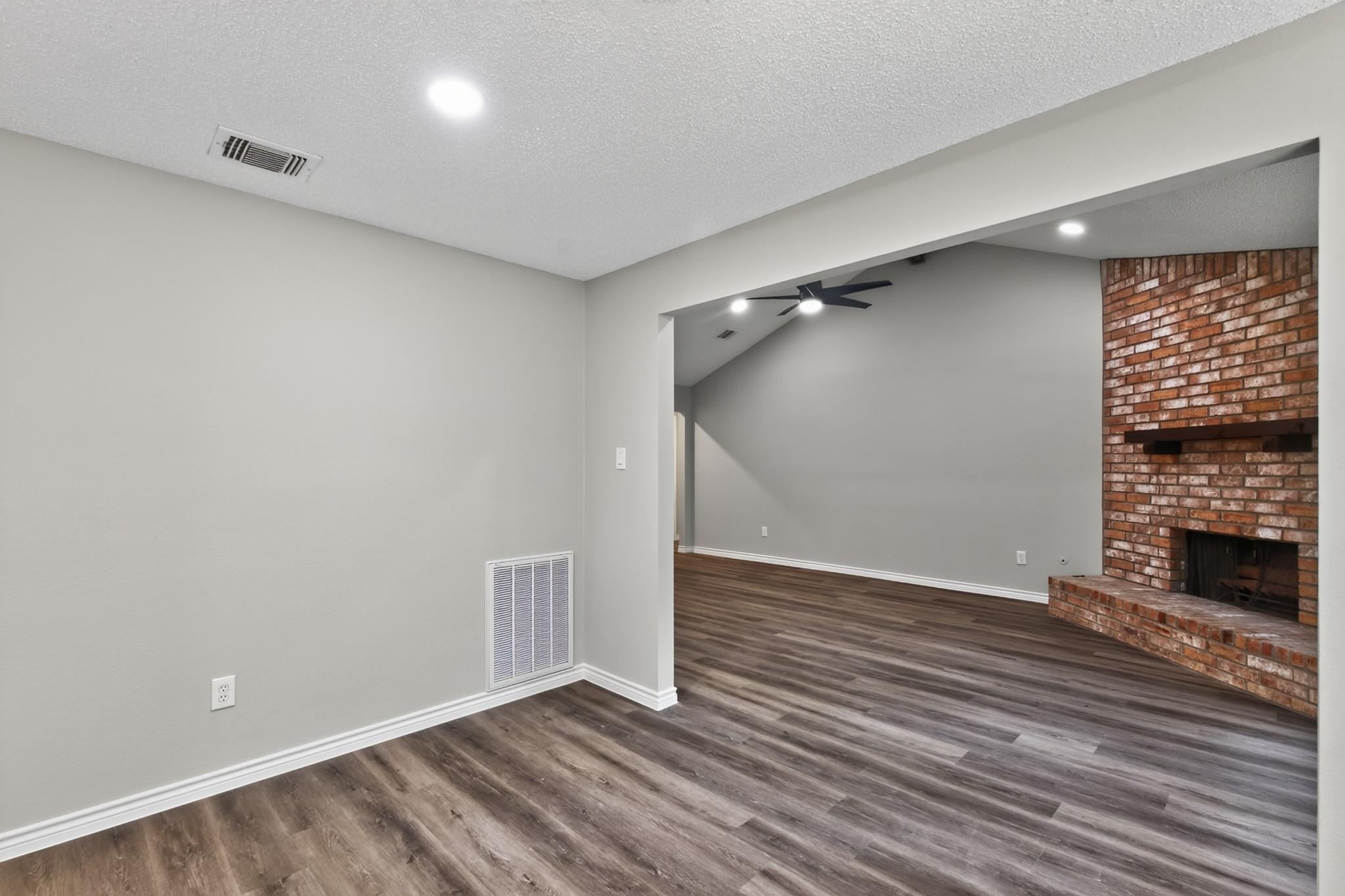 106 N Woodstock Circle Drive