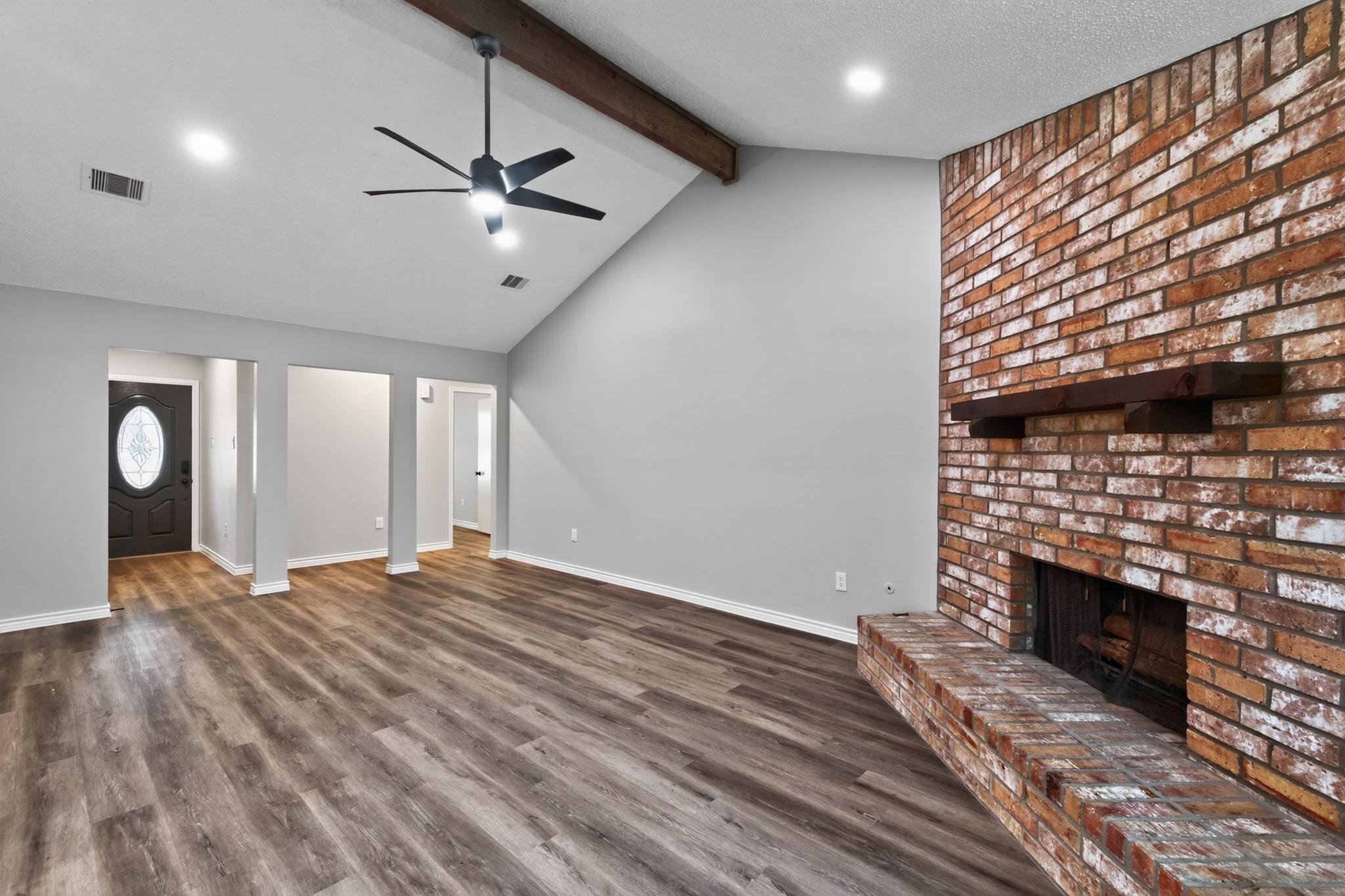 106 N Woodstock Circle Drive
