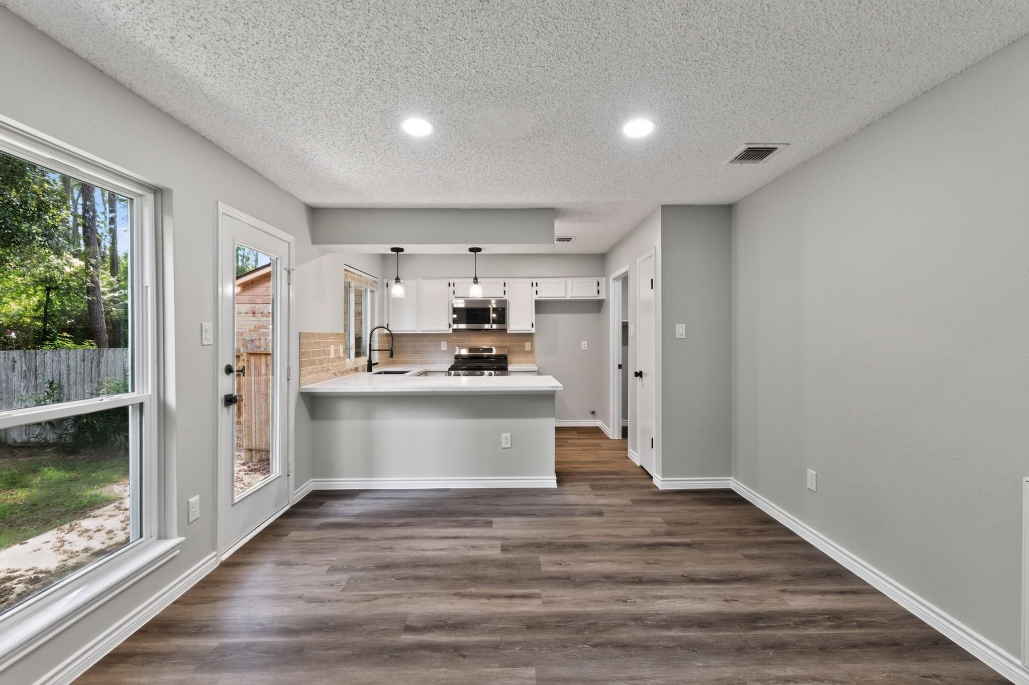 106 N Woodstock Circle Drive