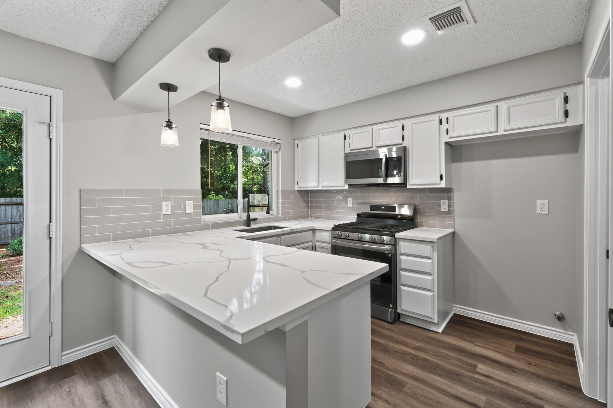 106 N Woodstock Circle Drive