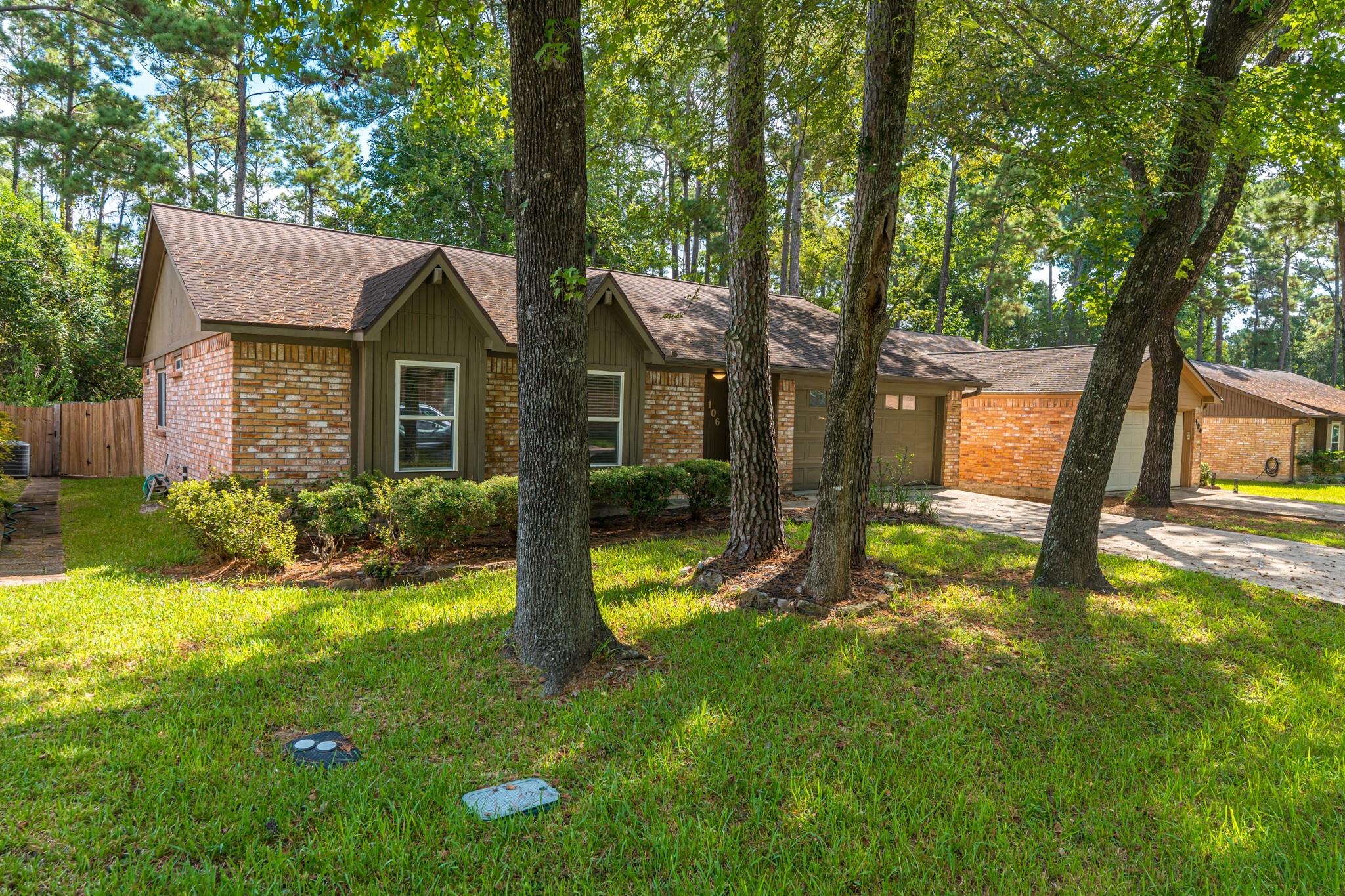 106 N Woodstock Circle Drive