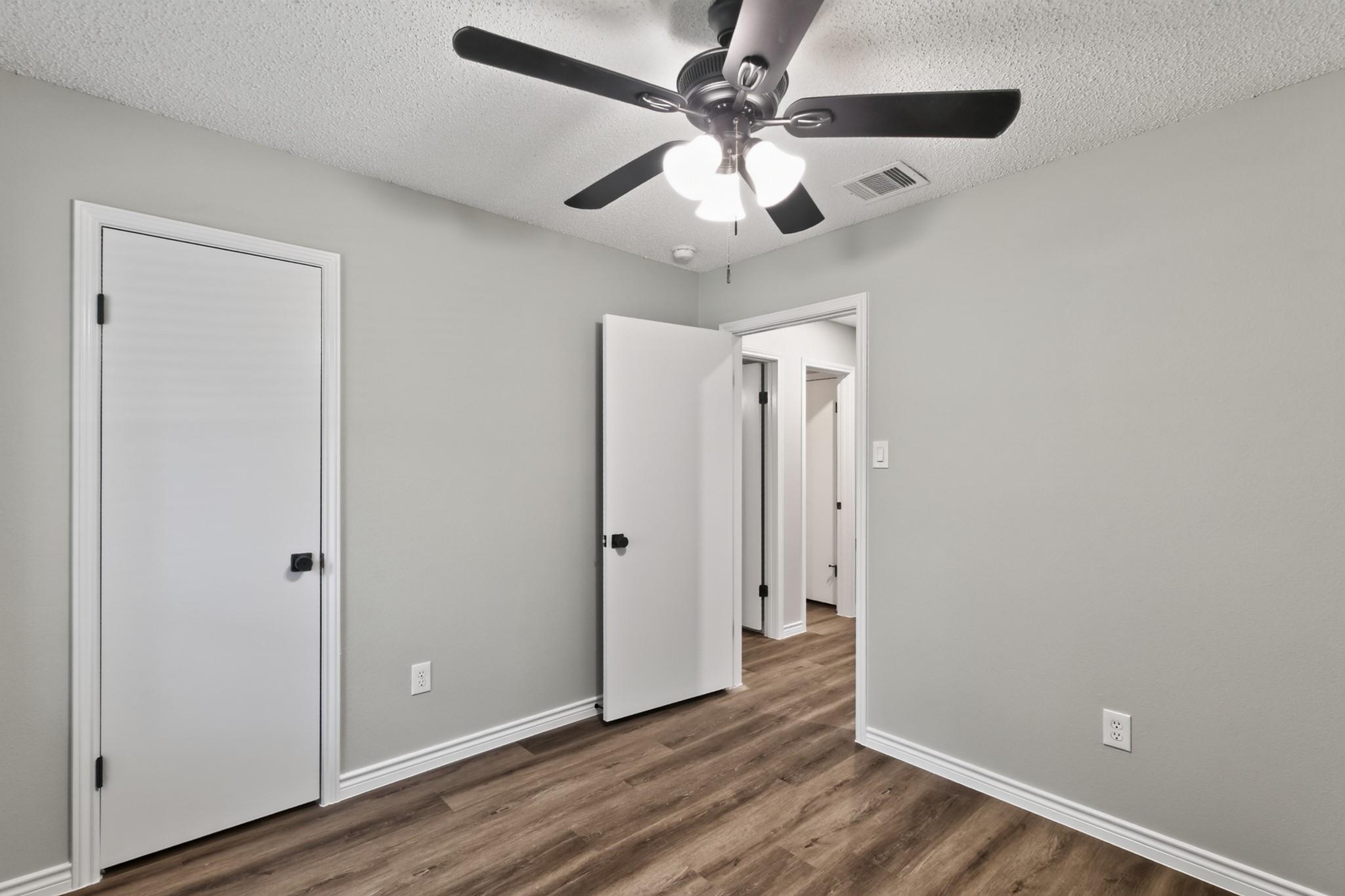 106 N Woodstock Circle Drive