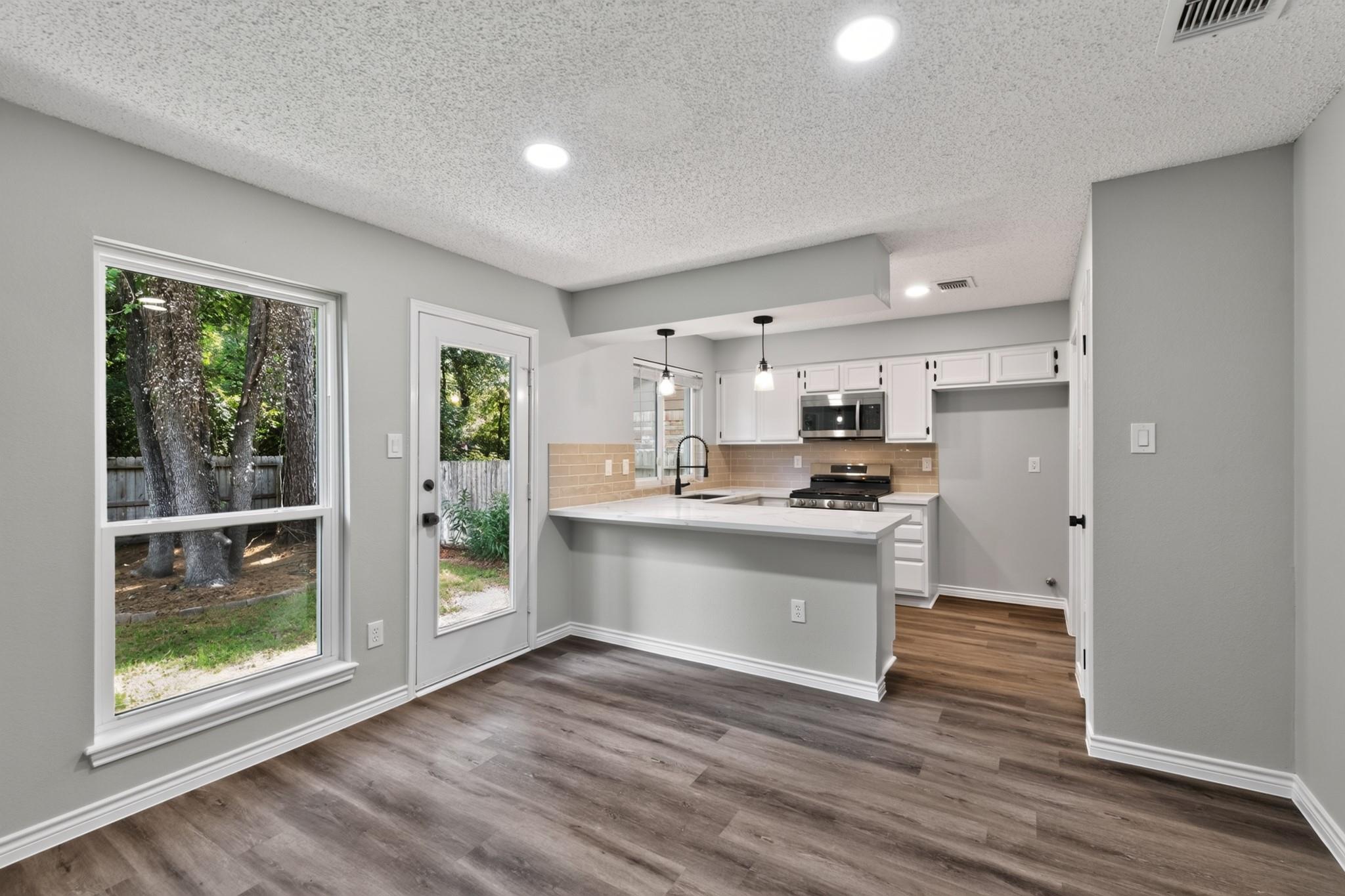 106 N Woodstock Circle Drive