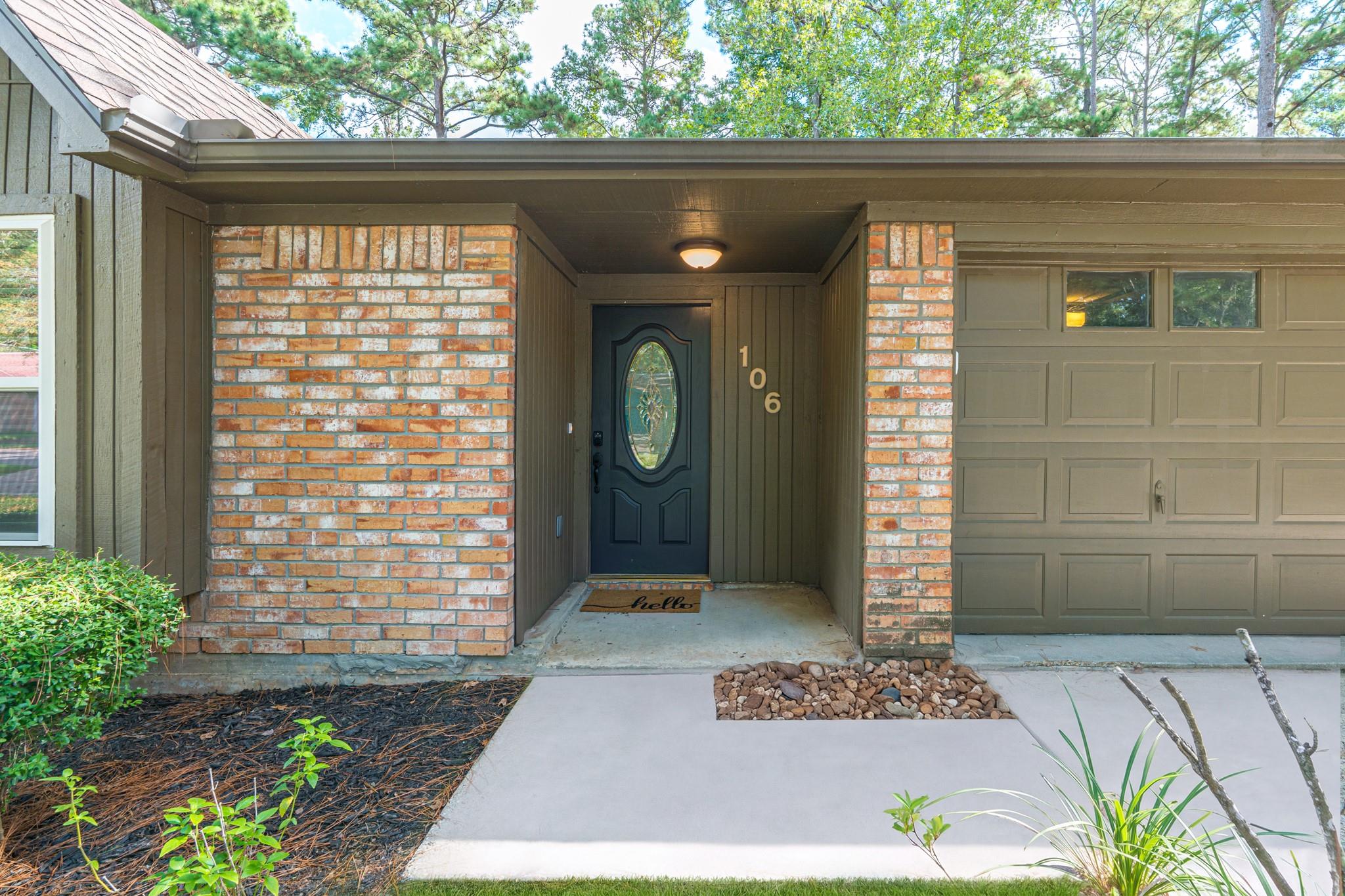 106 N Woodstock Circle Drive