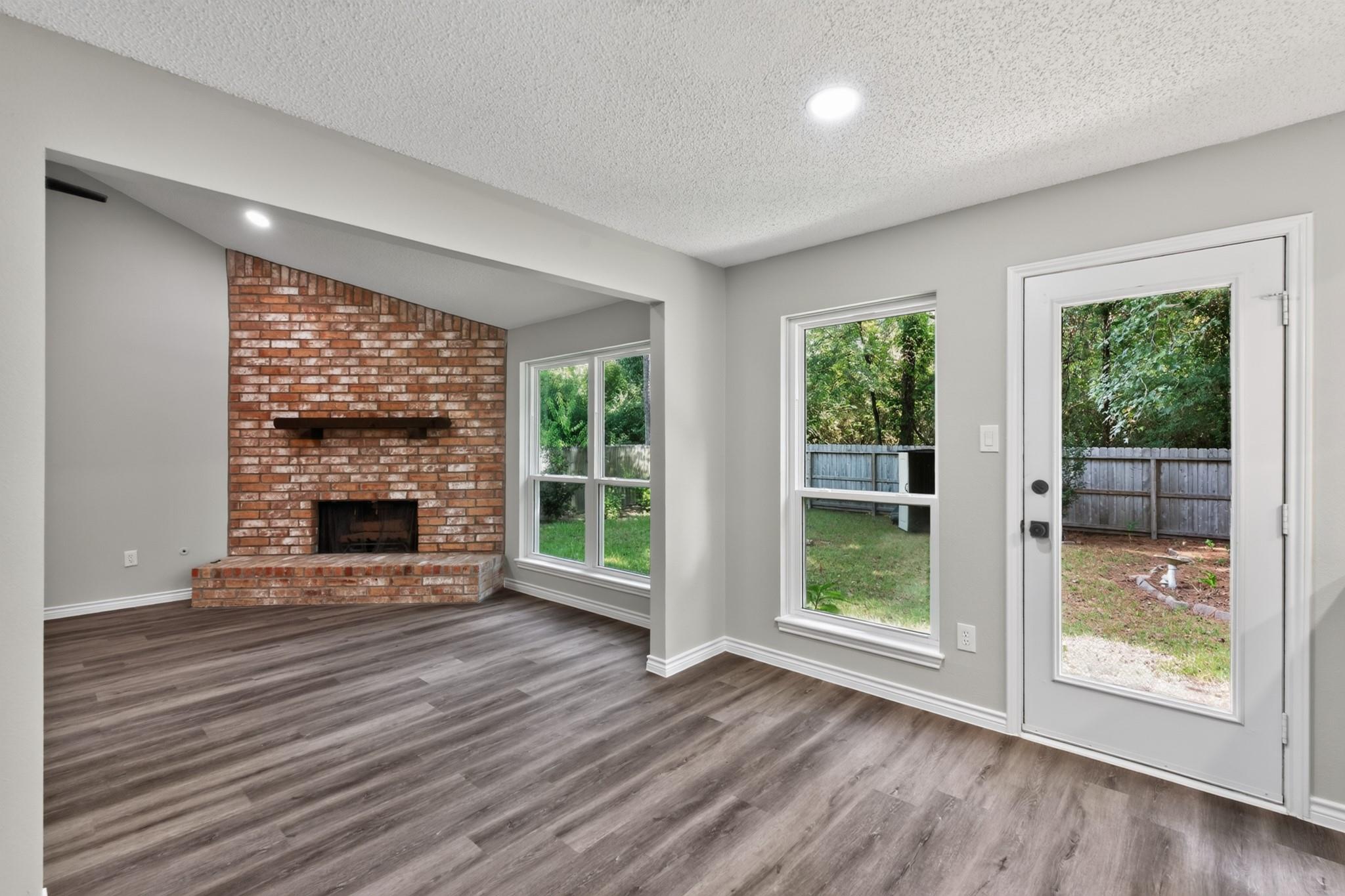 106 N Woodstock Circle Drive