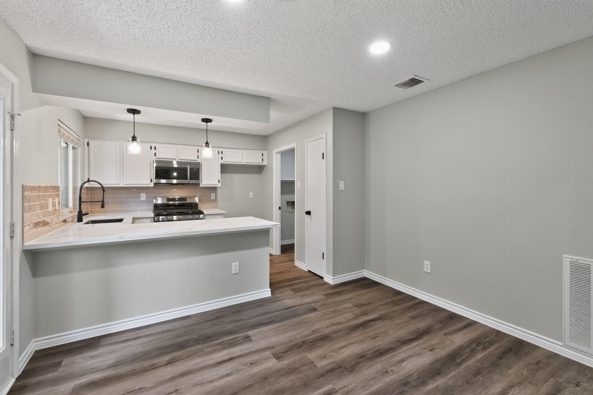106 N Woodstock Circle Drive